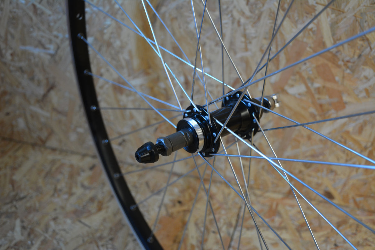 ROUE 28P ARRIERE RL DOUBLE PAROI AXE CREUX ARGENT