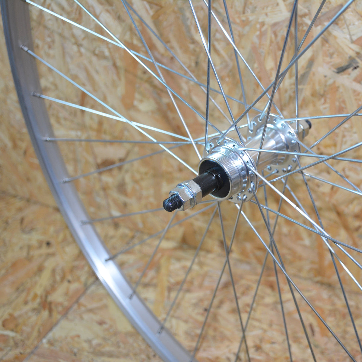 ROUE ARRIERE 28 VTC SIMPLE PAROI R.L  7V ECROU