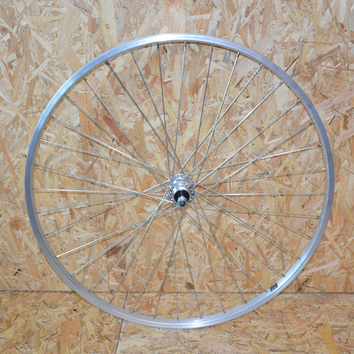 ROUE ARRIERE 28 VTC SIMPLE PAROI R.L  7V ECROU