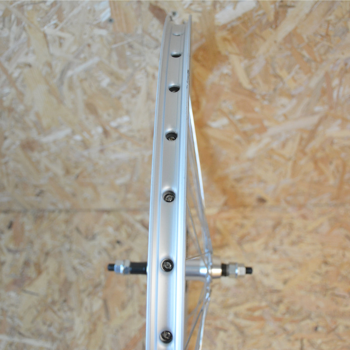 ROUE AR VTC 700 DOUBLE PAROIE  ROUE LIBRE  AXE PLE
