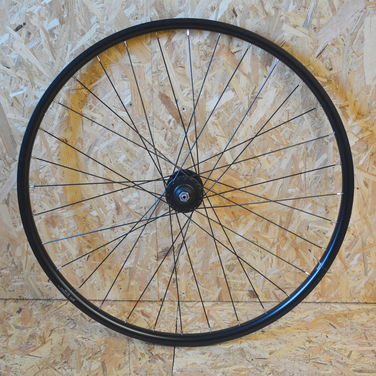 ROUE 28P AV  DISC 6 TROUS NOIRE