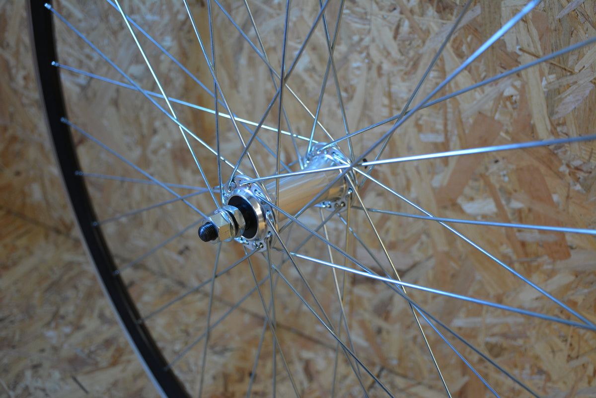 ROUE 700 AVANT CFX DP AXE ECROU NOIR