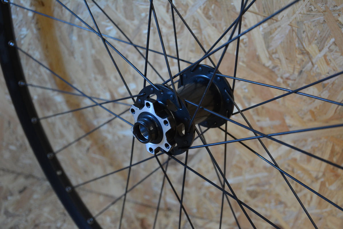 ROUE 27,5P AVANT DP DISC AXE CREUX